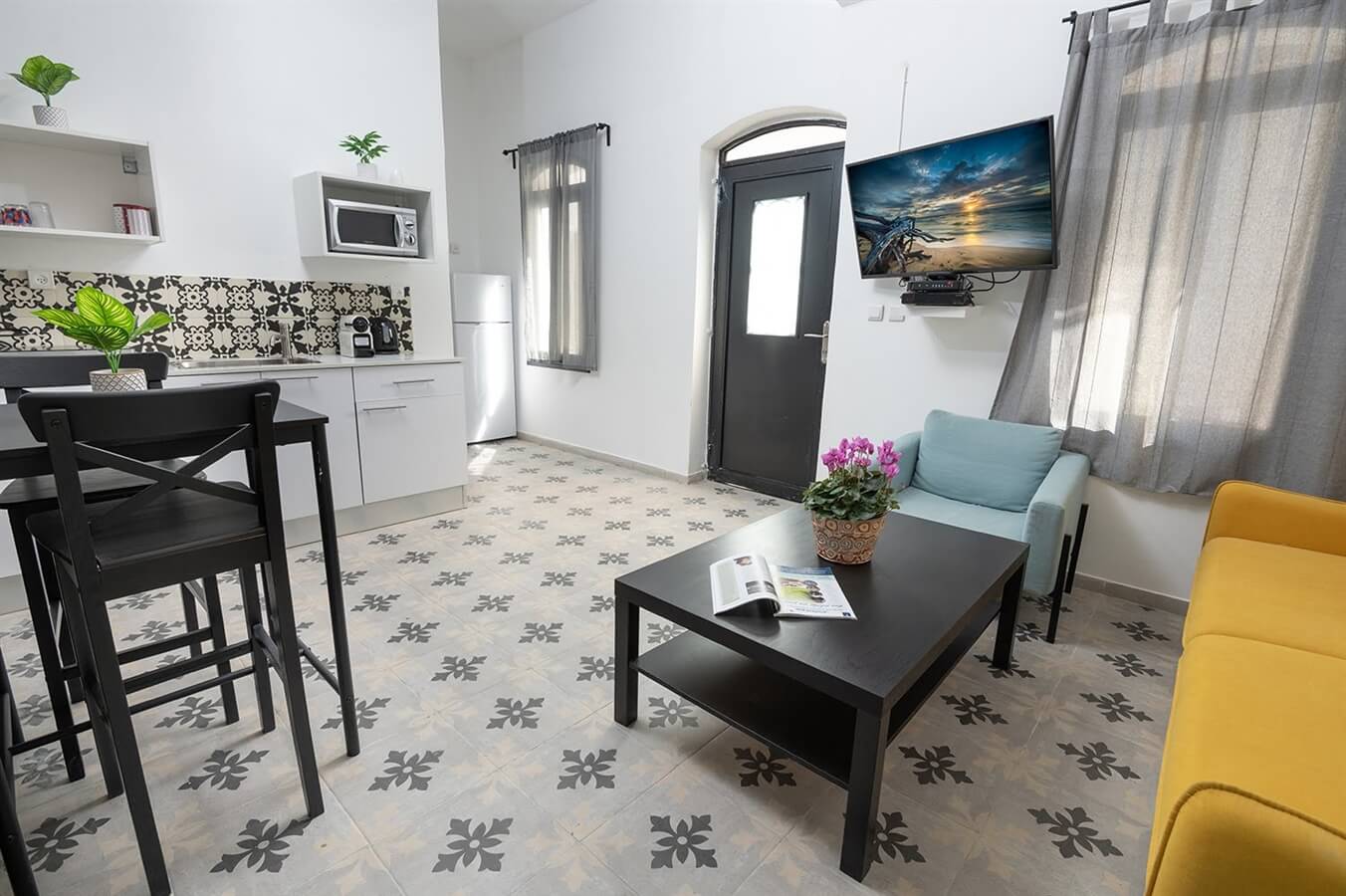 תמונה של בזלת 2 - 2