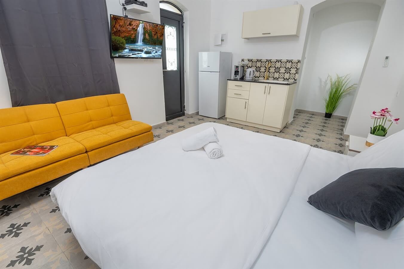 תמונה של בזלת 0 ו-1 - 9