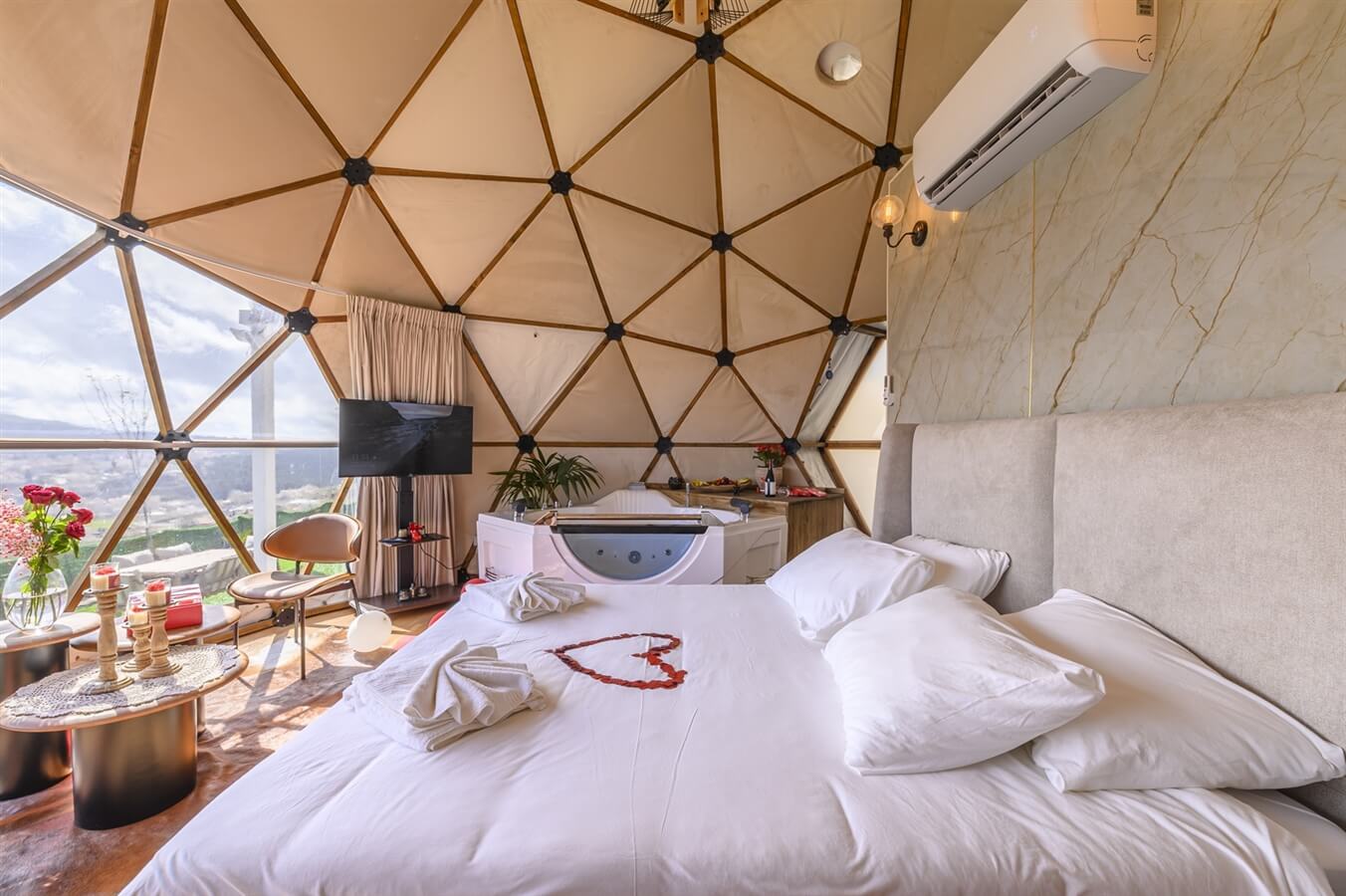 תמונה של love dome - 6