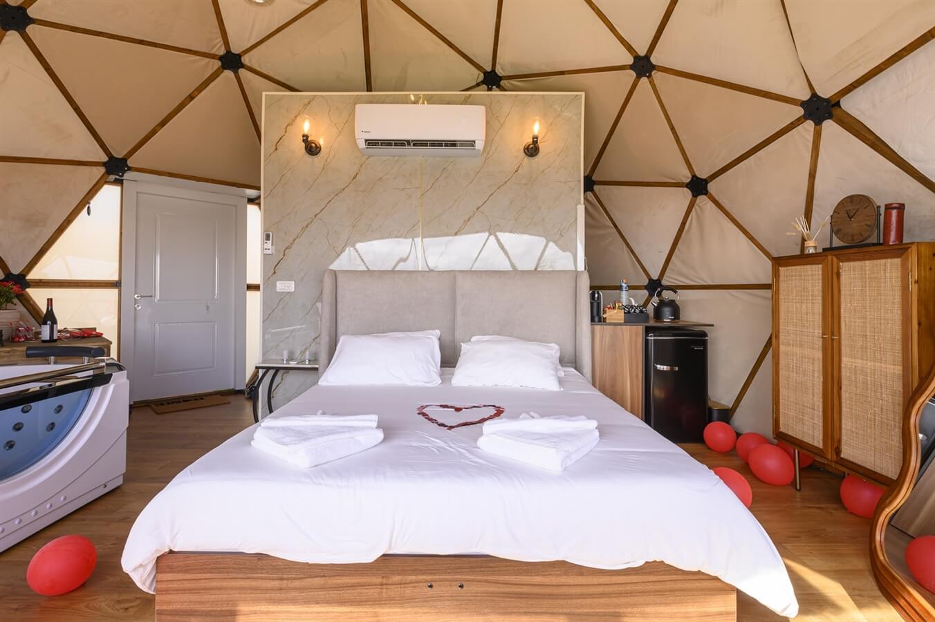 תמונה של love dome - 3