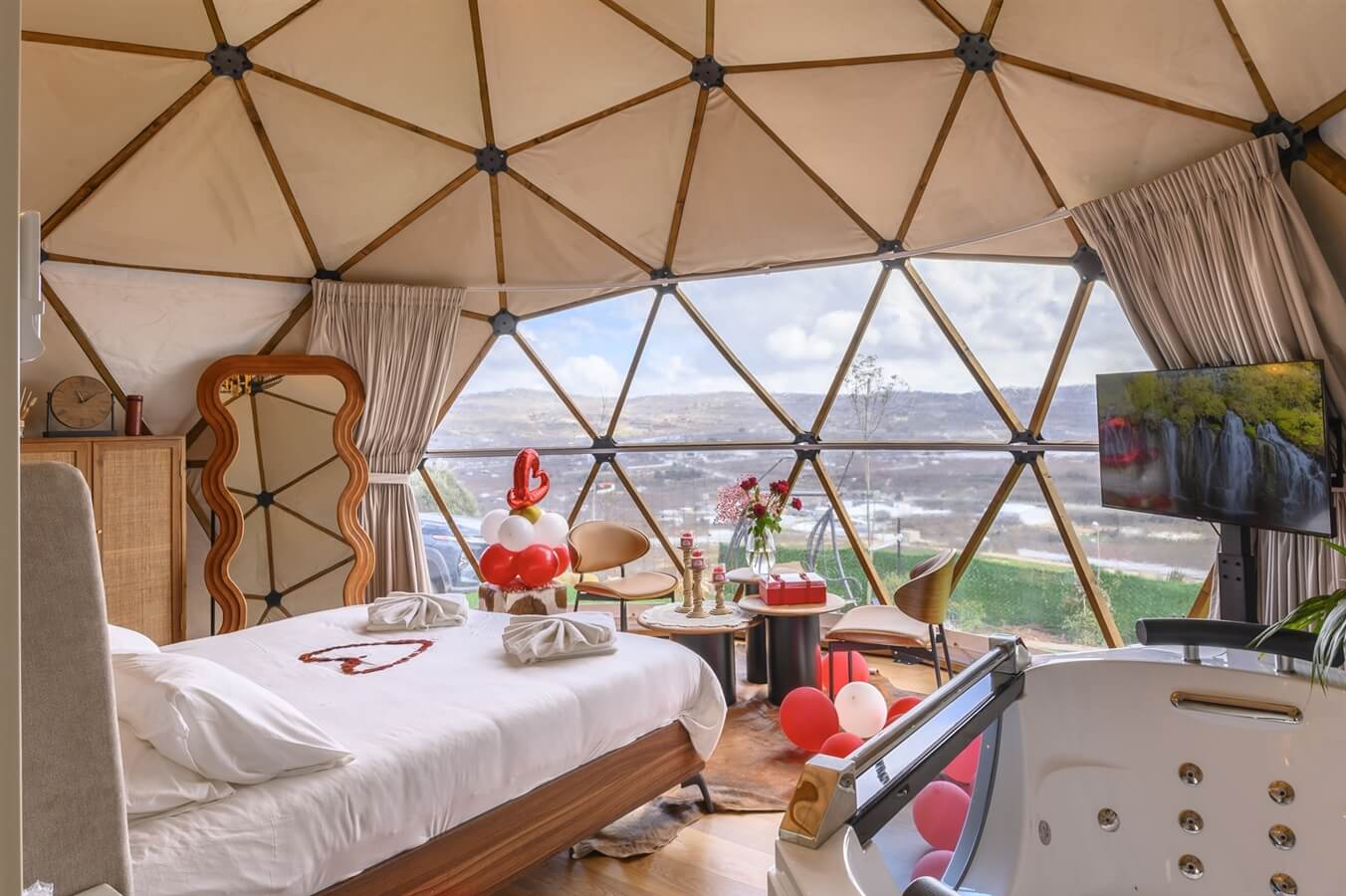 תמונה של love dome - 4