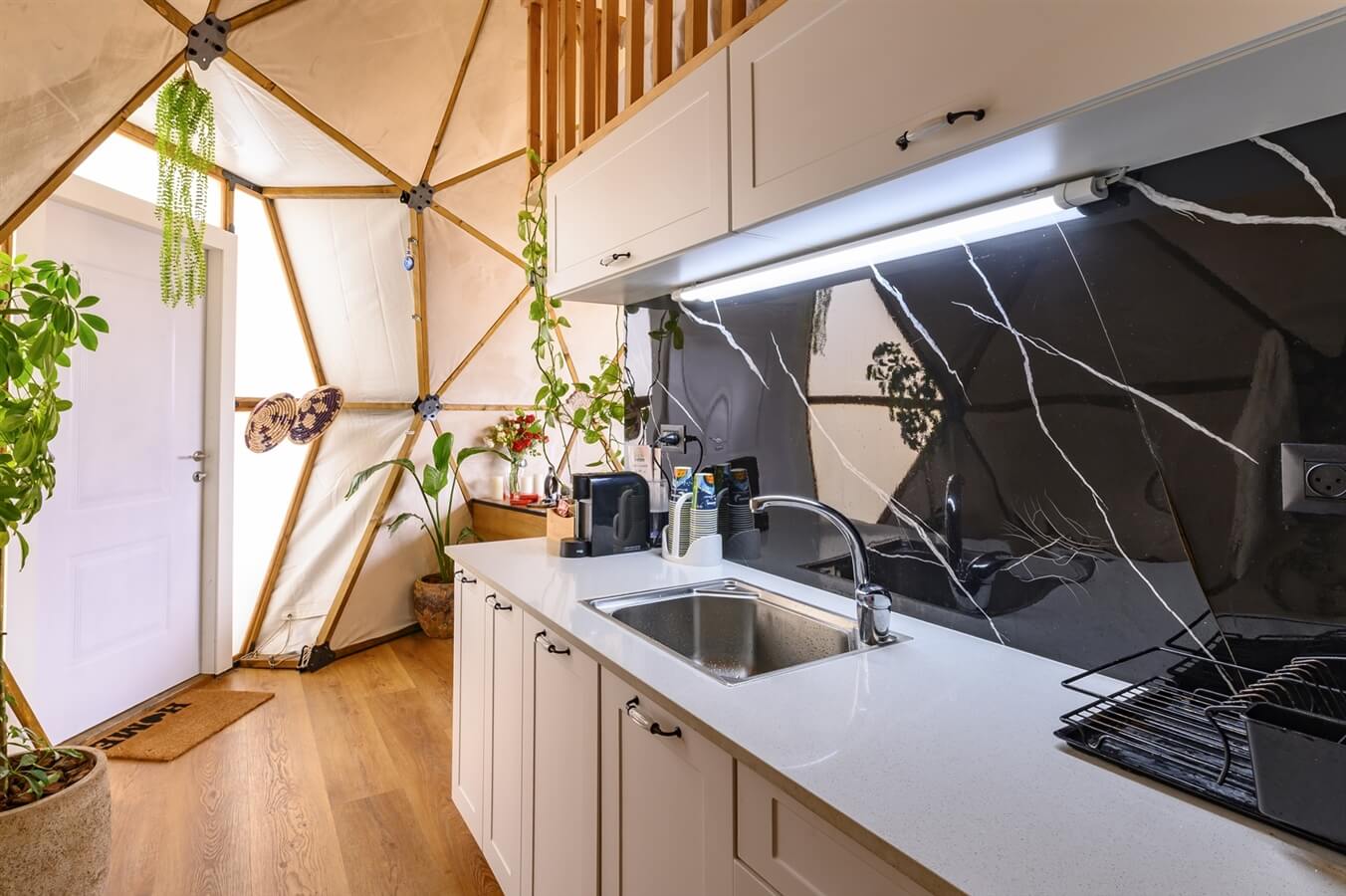 תמונה של honeymoon Dome - 13