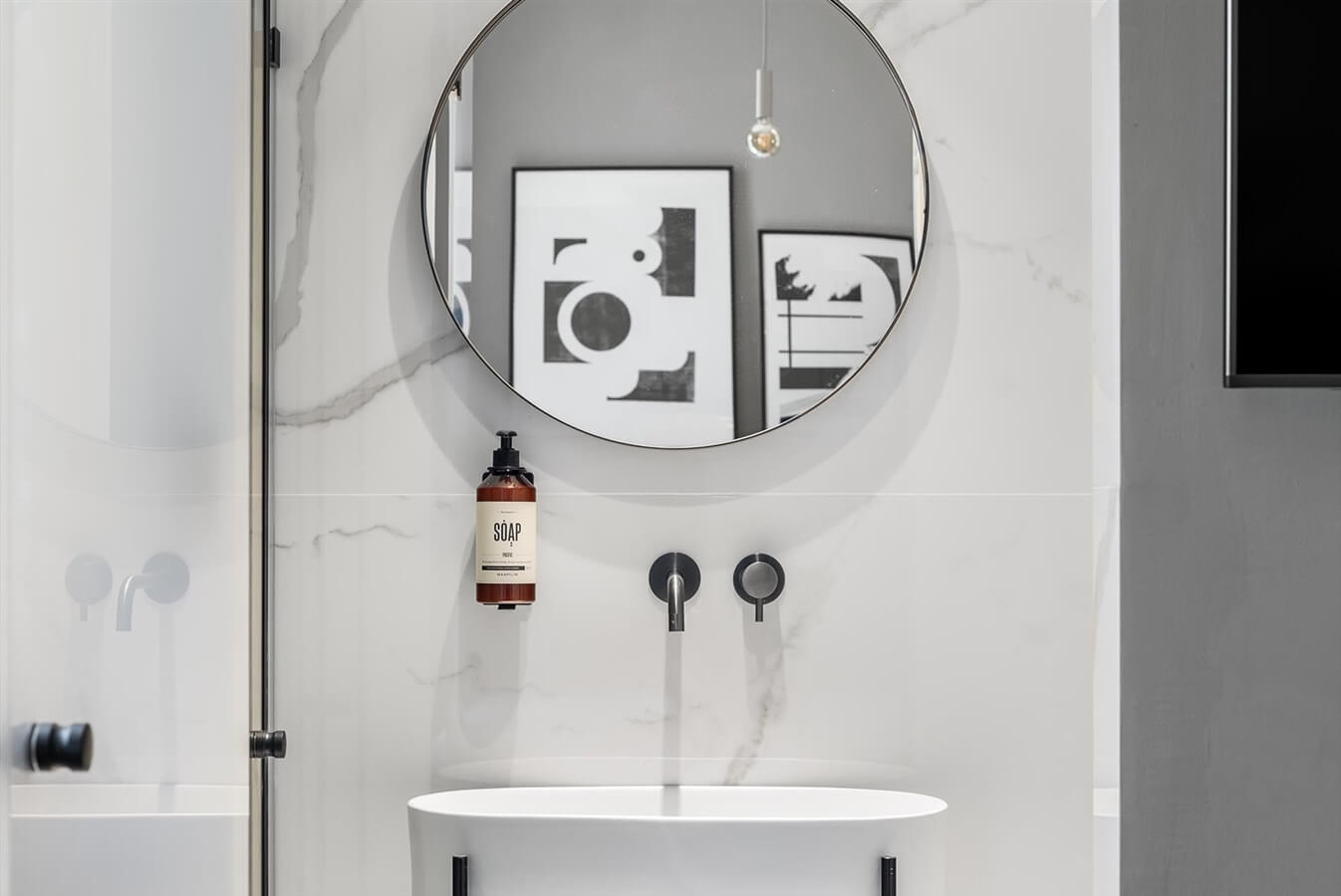 תמונה של קווין עם מרפסת - 6 תמונה של קווין עם מרפסת - 6