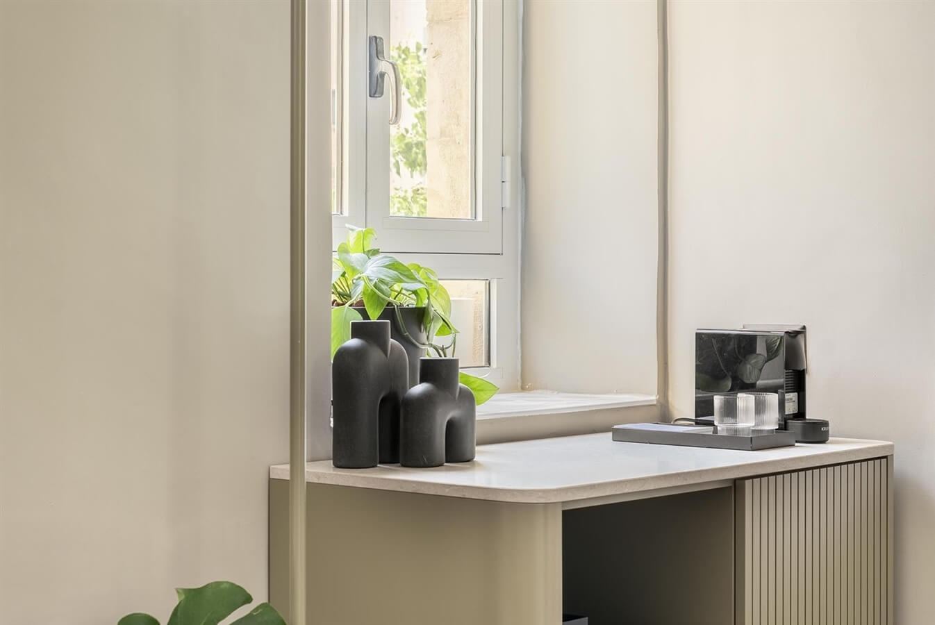 תמונה של קווין עם מרפסת - 3 תמונה של קווין עם מרפסת - 3