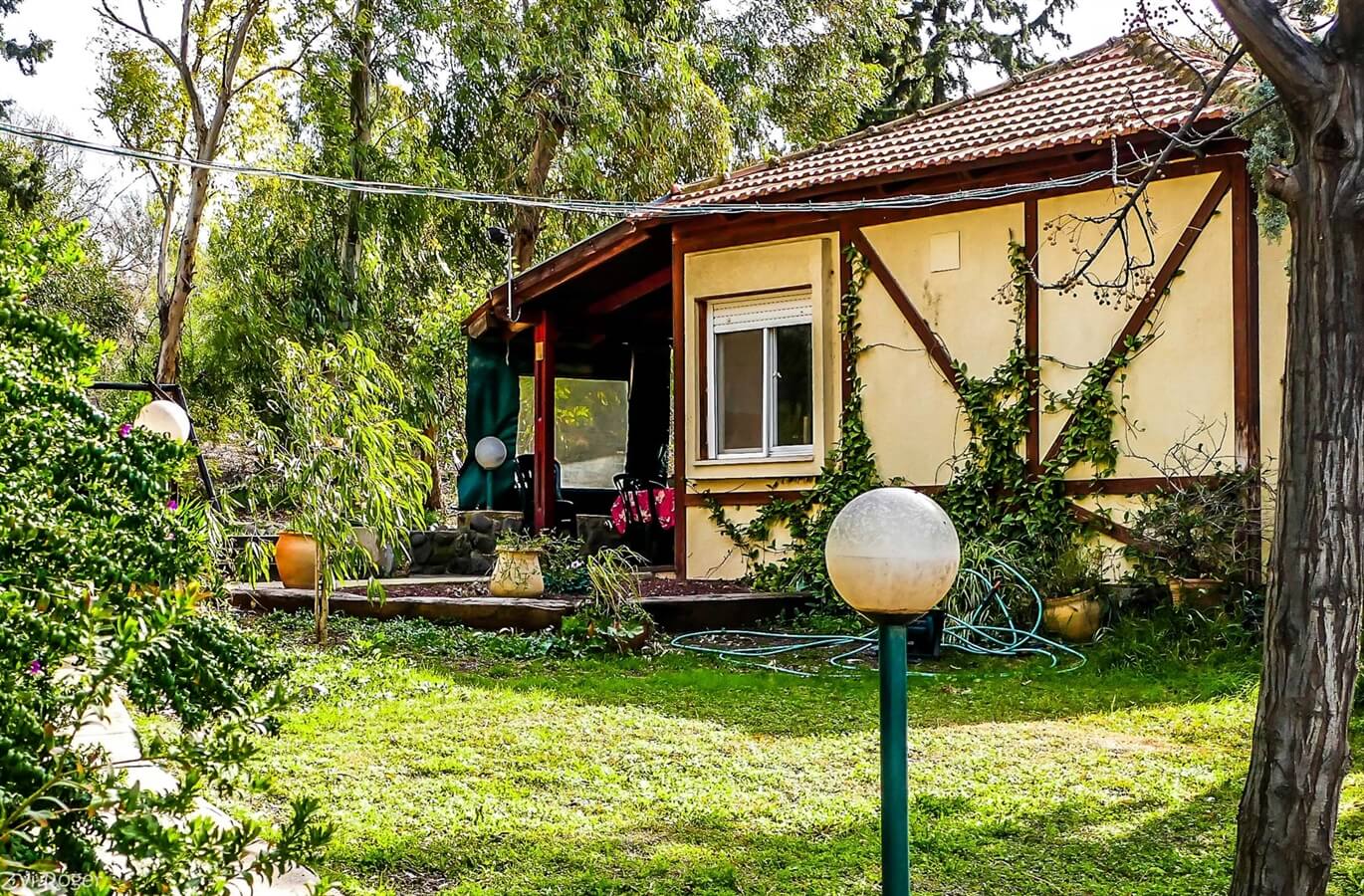 תמונה שצולמה בפונדק בכפר - 1 תמונה של פונדק בכפר - 1