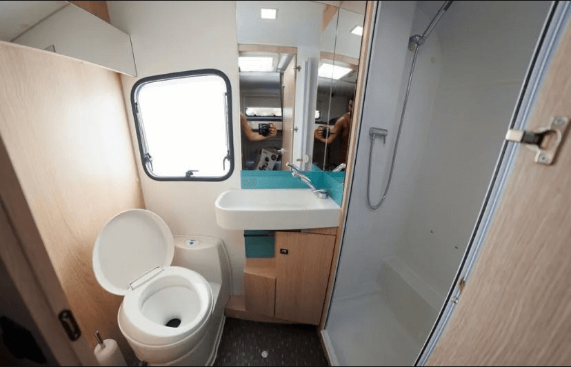 תמונה של 563 - 6 אנשים - 8