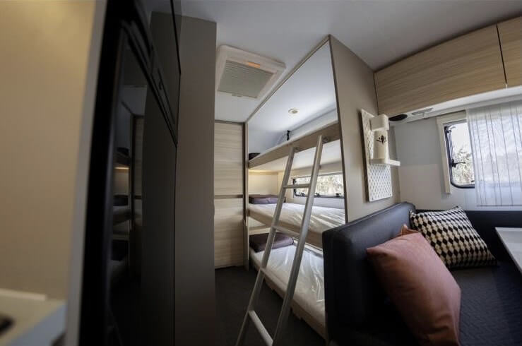 תמונה של 552 - 7 אנשים - 2