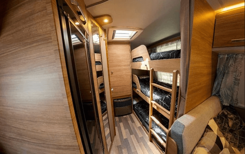 תמונה של 550- 7 אנשים - 4