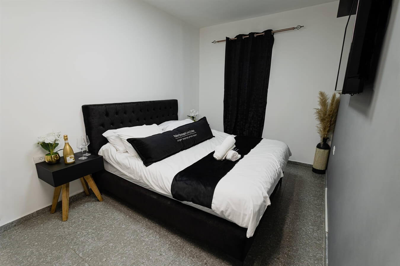 תמונה של סוויטה 4 - 1 תמונה של סוויטה 4 - 1