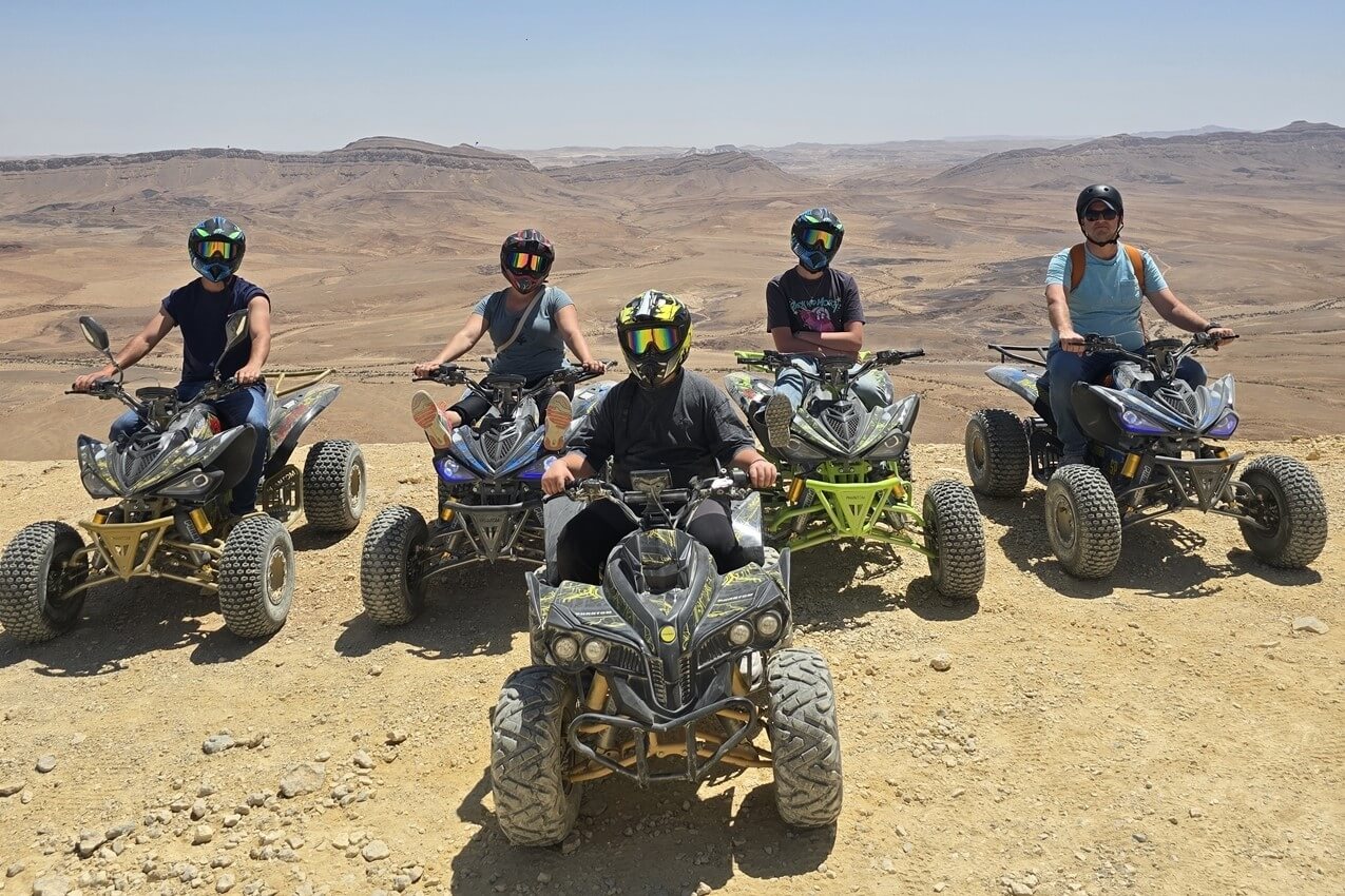 תמונה שצולמה בטרקטורוני גן עדן במדבר - 4 תמונה של טרקטורוני גן עדן במדבר - 4