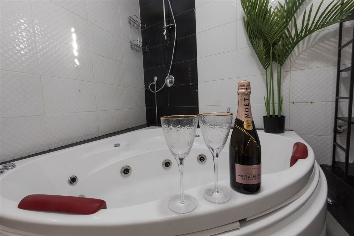 תמונה של סוויטה עם ג'קוזי - 10