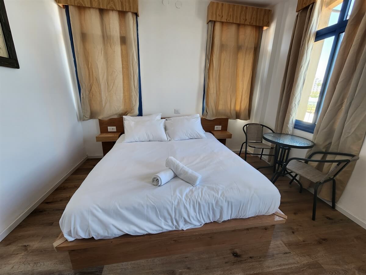 תמונה של חדר סטודיו עם מרפסת - 13