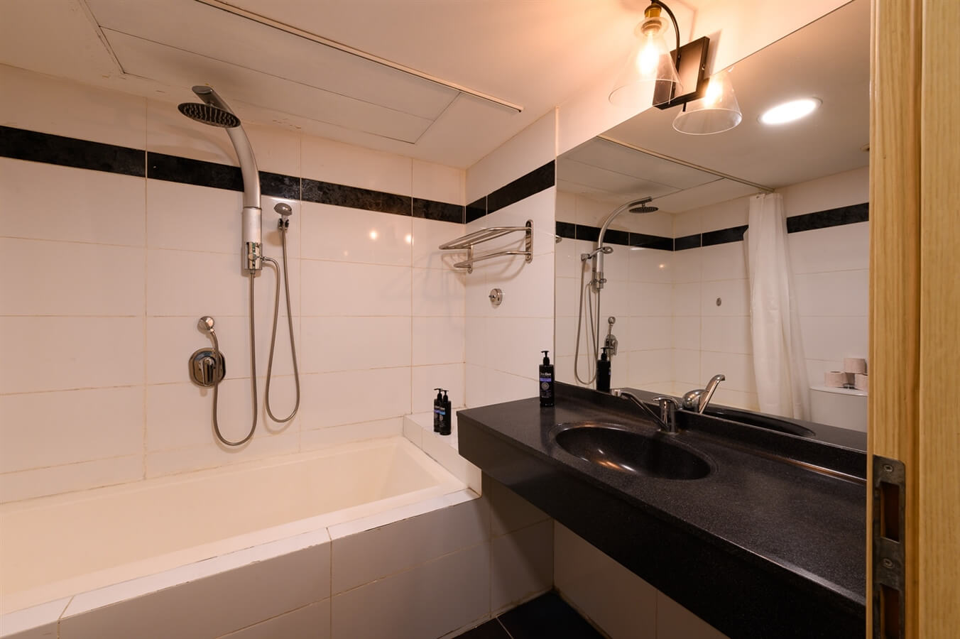 תמונה של חדר קלאסיק טריפל עם נוף לים - 13