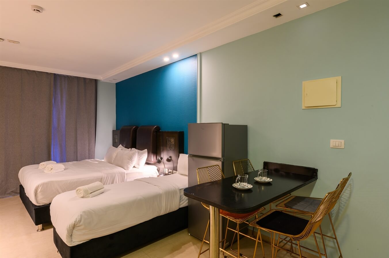 תמונה של חדר משפחה עם נוף לים - 5