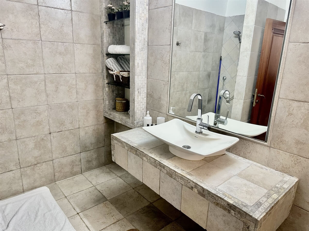 תמונה של סוויטת בזלת - 10 תמונה של סוויטת בזלת - 10