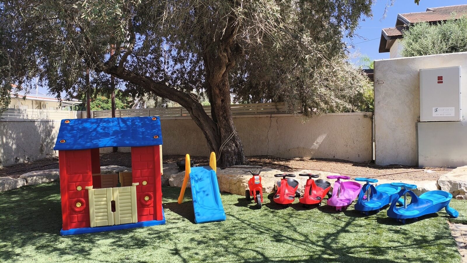תמונה של וילה חצר וסלון - 15 תמונה של וילה חצר וסלון - 15