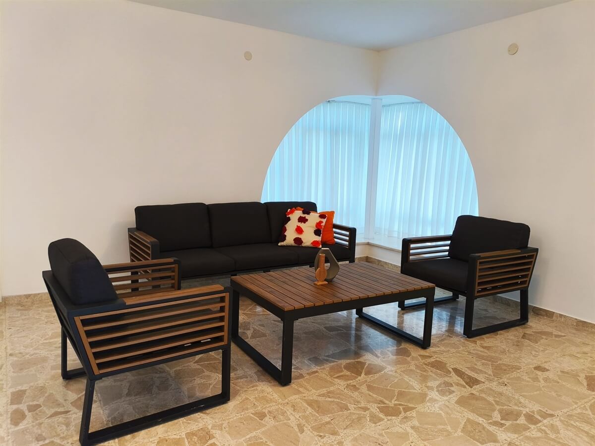 תמונה של וילה חצר וסלון - 7