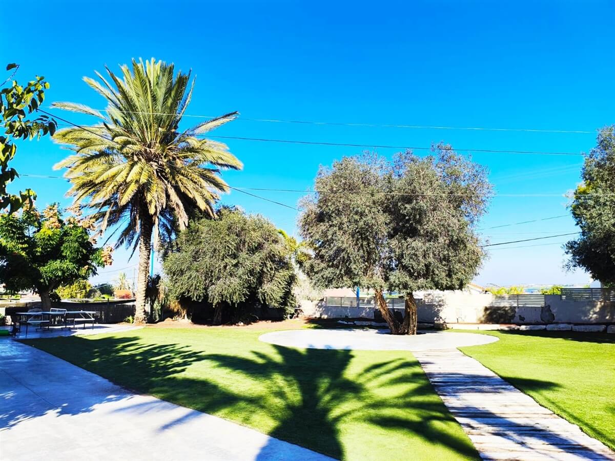 תמונה של וילה חצר וסלון - 3