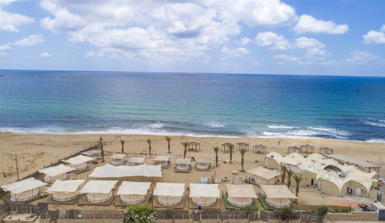 תמונה של אוהלי גלמפינג VIP - מתחם קופי - 2