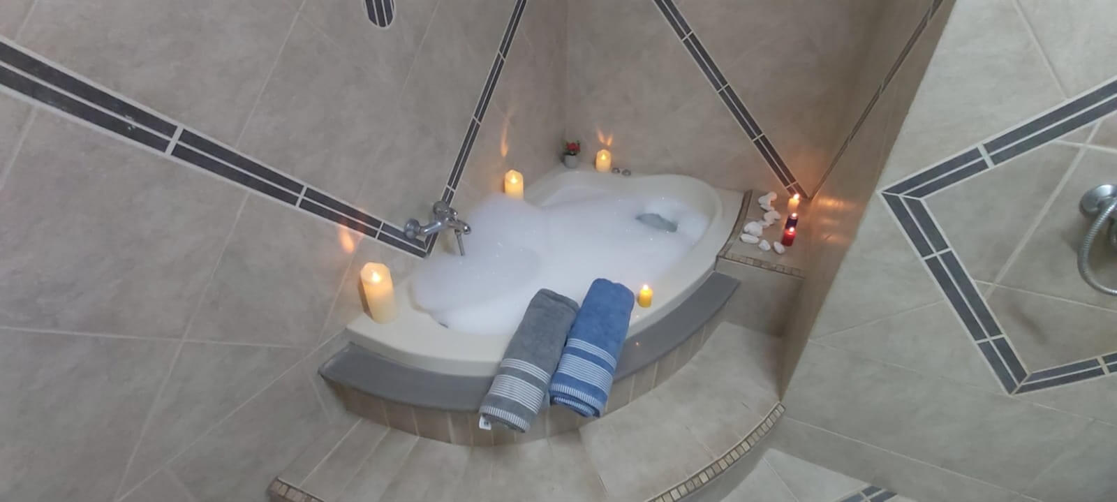 תמונה של האחוזה המשפחתית - 11