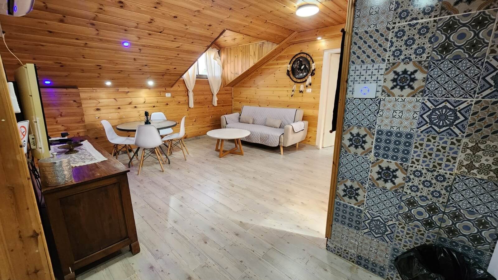 תמונה של בקתת לאלי - 4