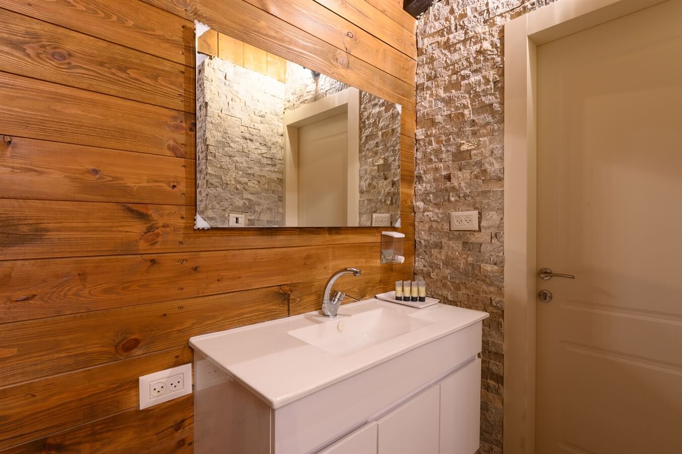 תמונה של יחידות VIP - 16