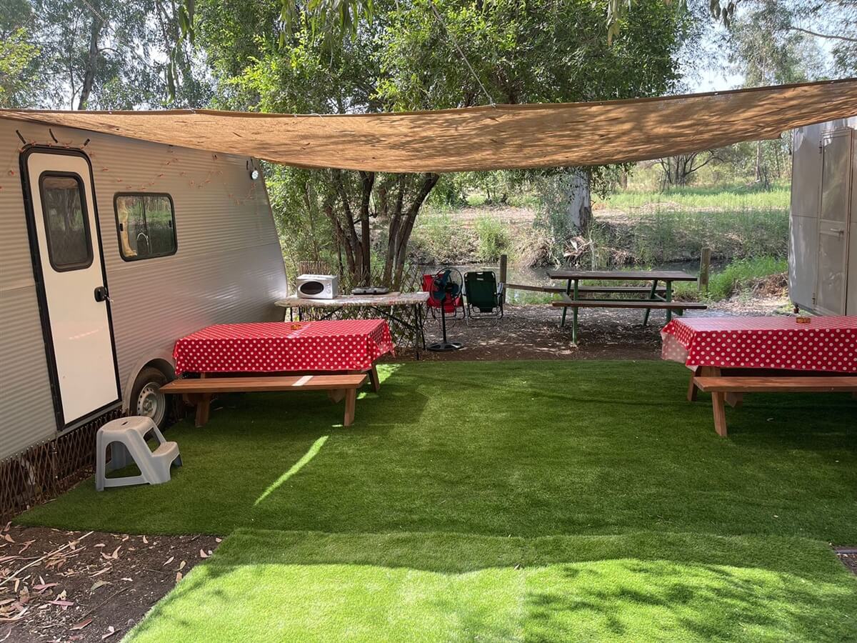 תמונה שצולמה בקרוואן על הירדן - 1 תמונה של קרוואן על הירדן - 1