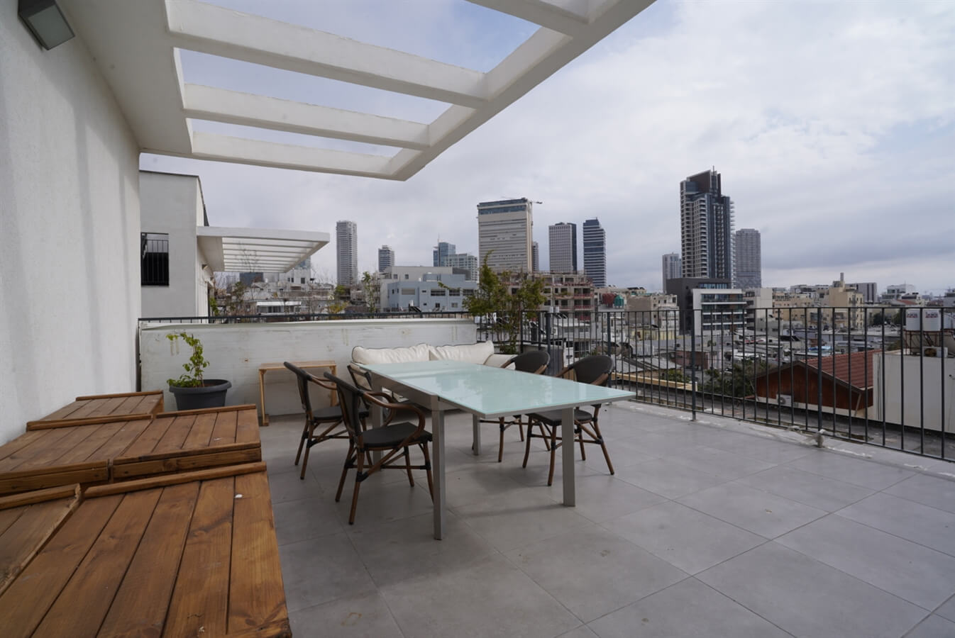 תמונה של הפנטהאוזים - 14