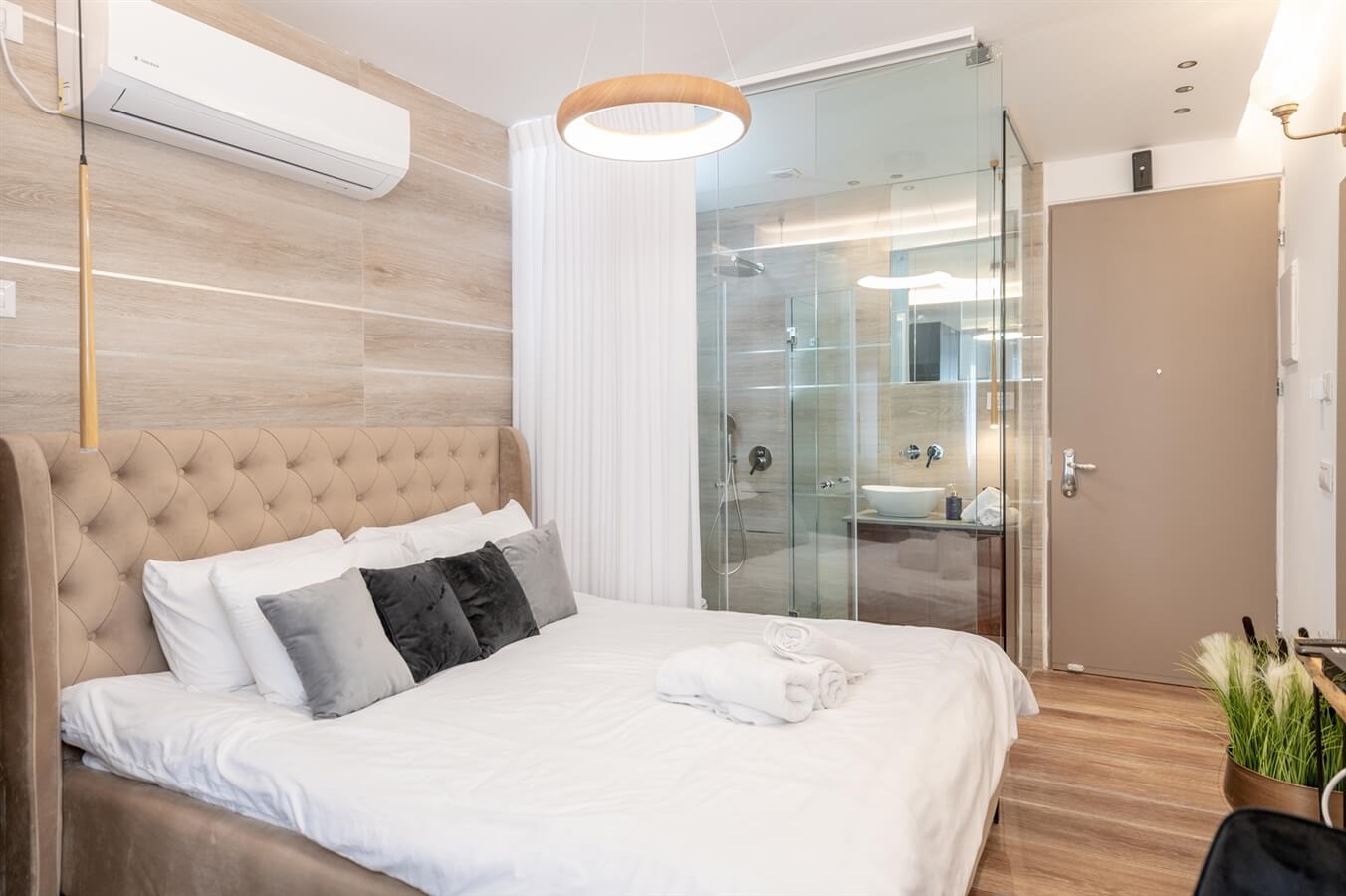 תמונה של סוויטה אוף וויט - 2