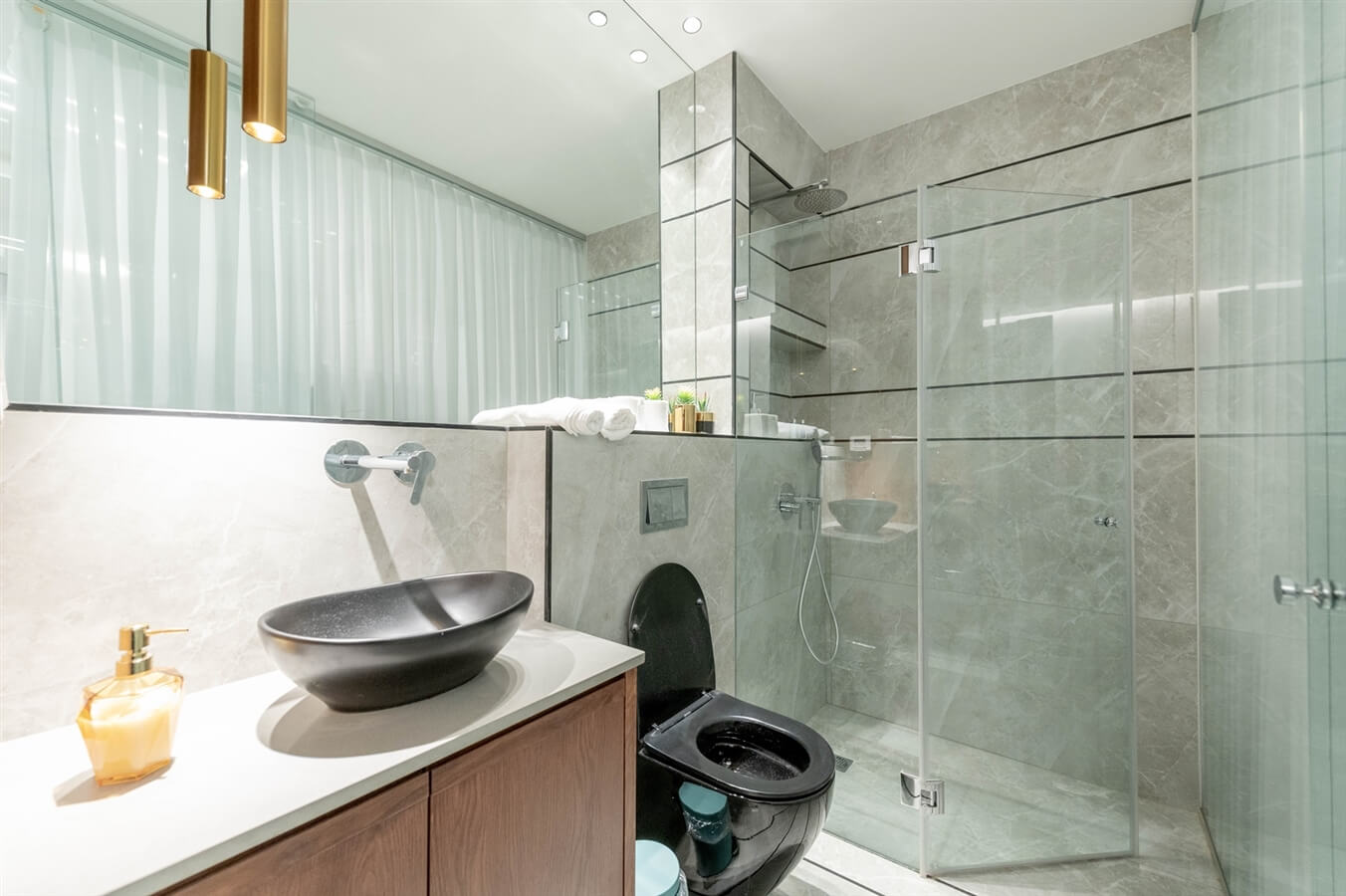 תמונה של סוויטה אפורה - 3