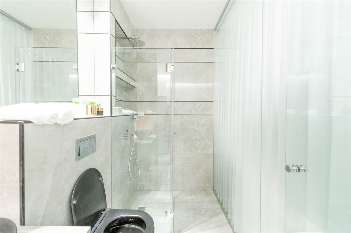 תמונה של סוויטה אפורה - 4