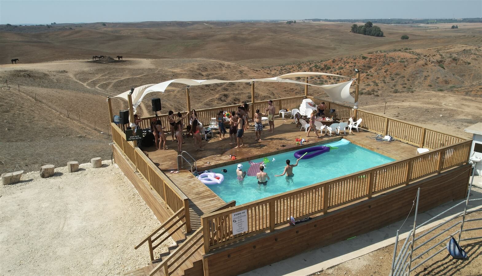 תמונה של החאן והחצר - 2