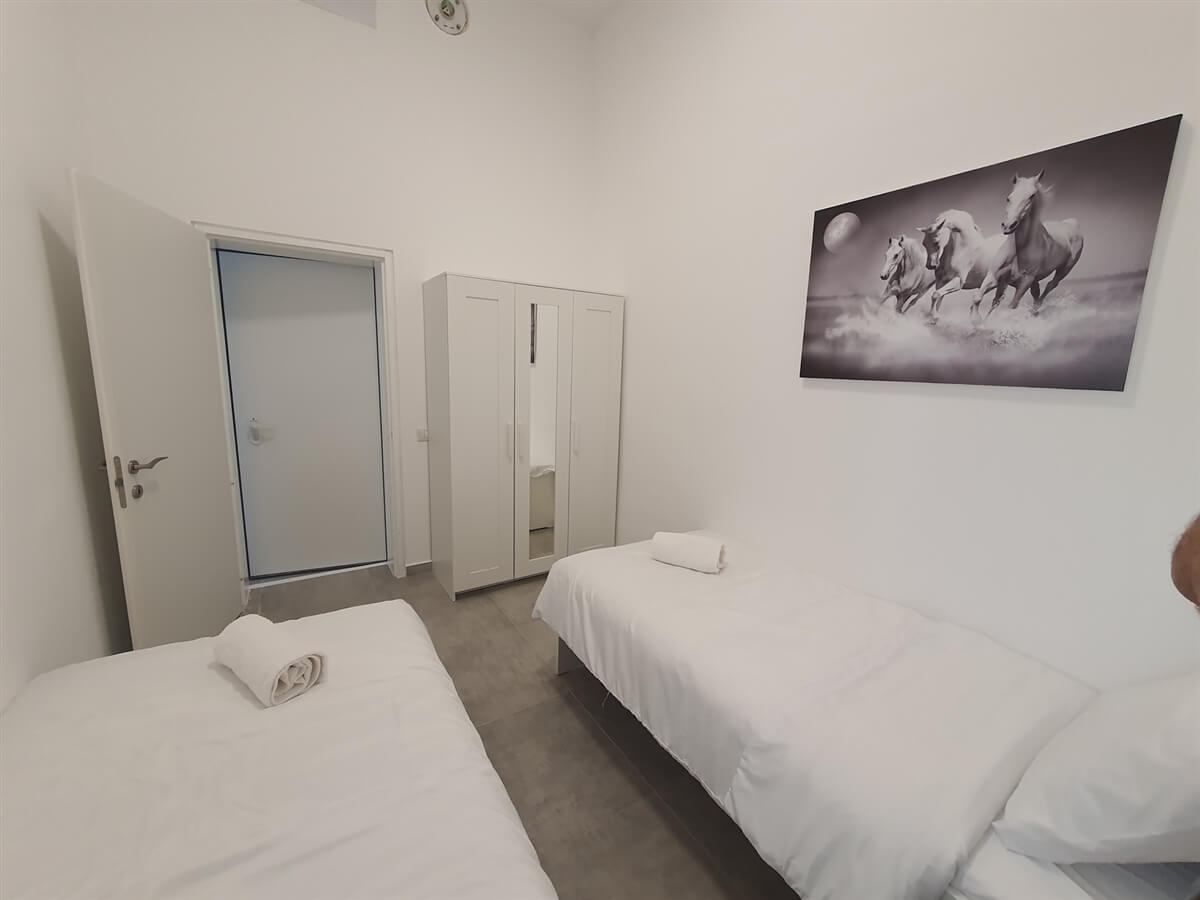 תמונה של דירת גן 1 - 6