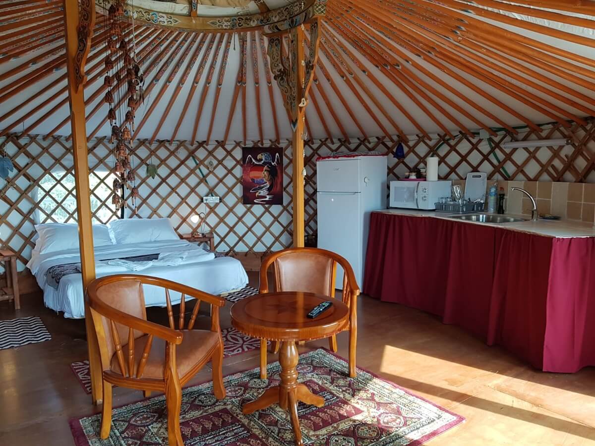 תמונה של היורט - 2