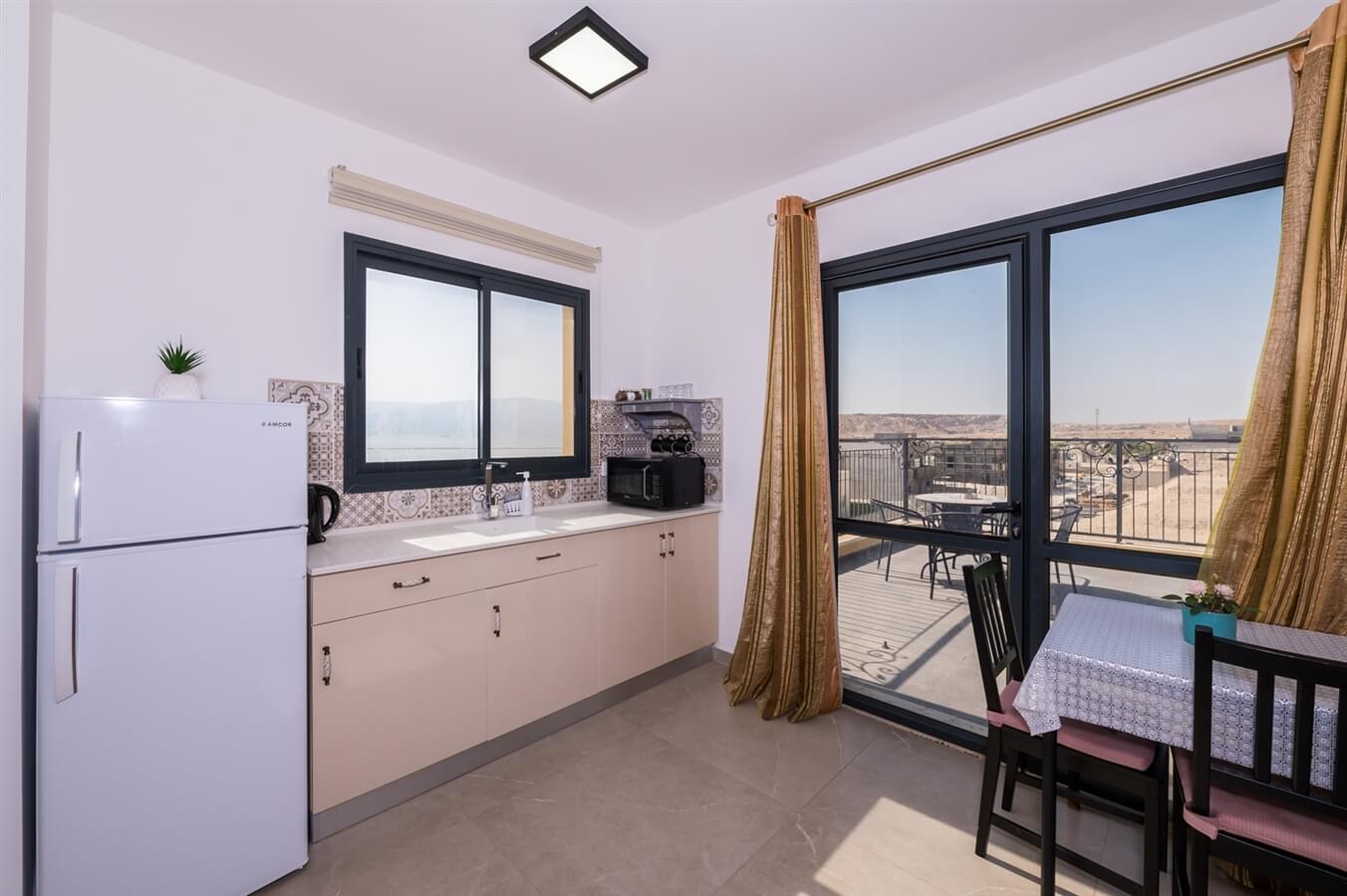 תמונה של סטודיו עם ג'קוזי ומרפסת - 10