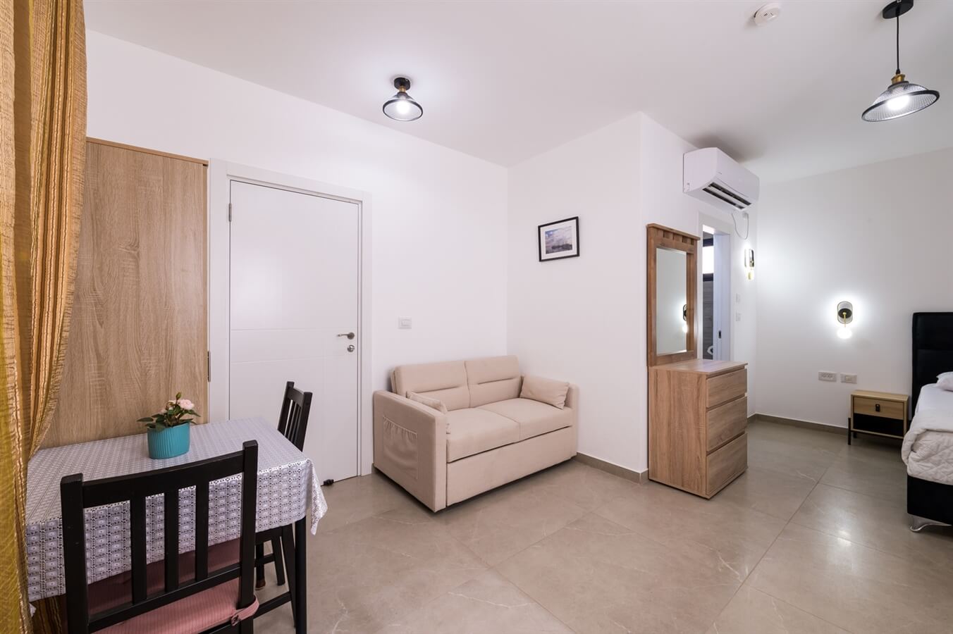 תמונה של סטודיו עם ג'קוזי ומרפסת - 12