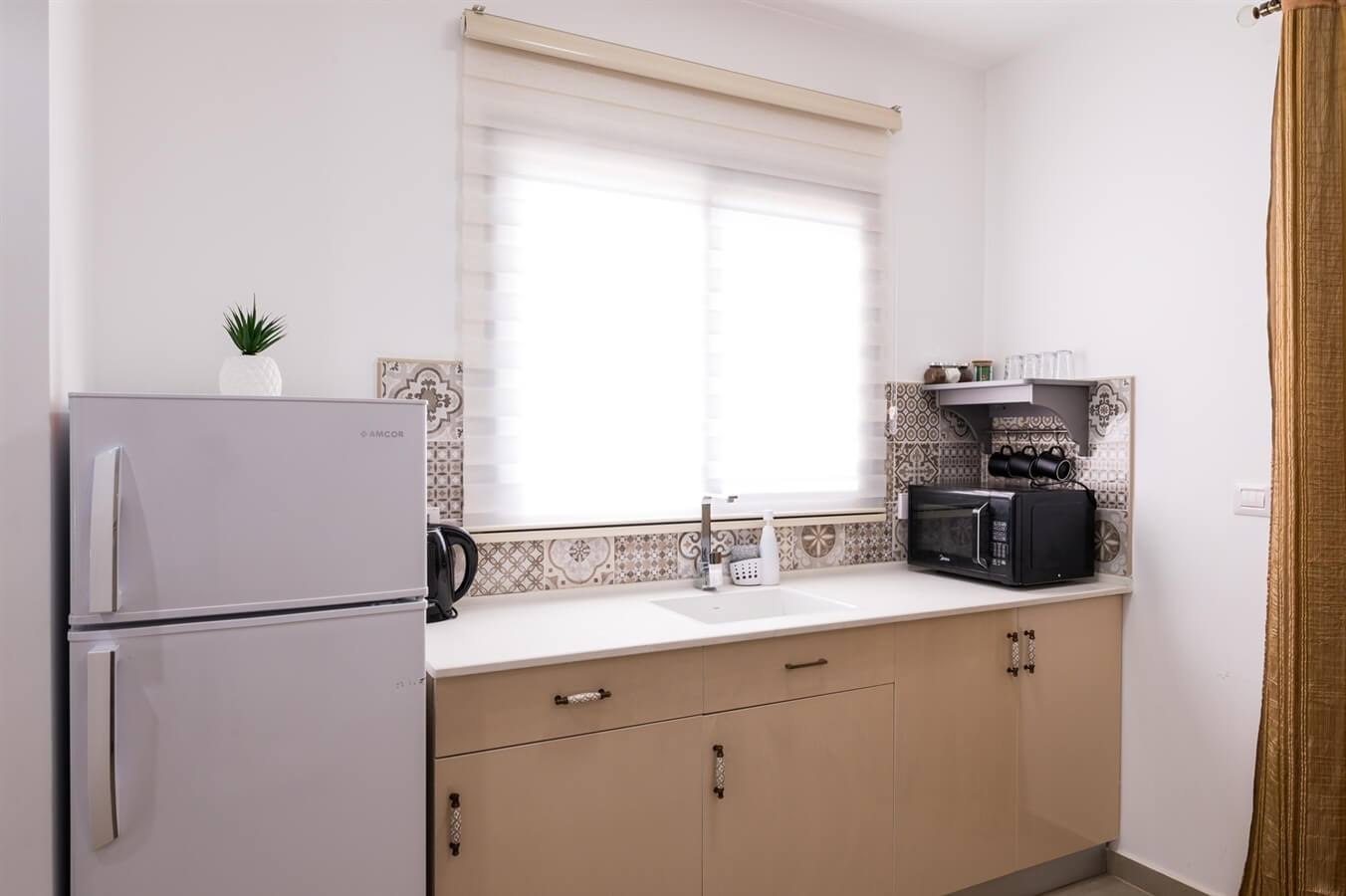 תמונה של סטודיו עם ג'קוזי ומרפסת - 8