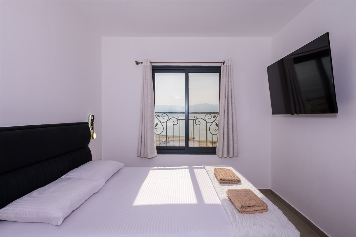 תמונה של סטודיו עם ג'קוזי ומרפסת - 3