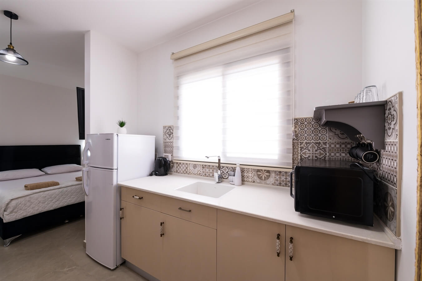 תמונה של סטודיו עם ג'קוזי ומרפסת - 17