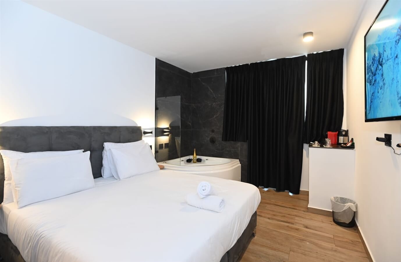 תמונה של קלאסיק זוגי - מרפסת לים - 4