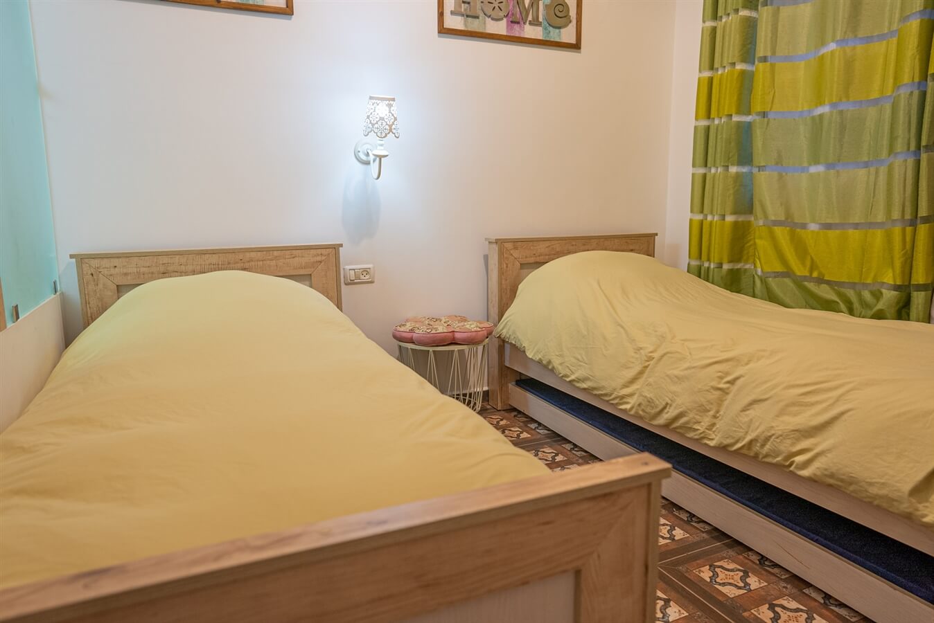 תמונה של משפחתית 1 - 10 תמונה של משפחתית 1 - 10