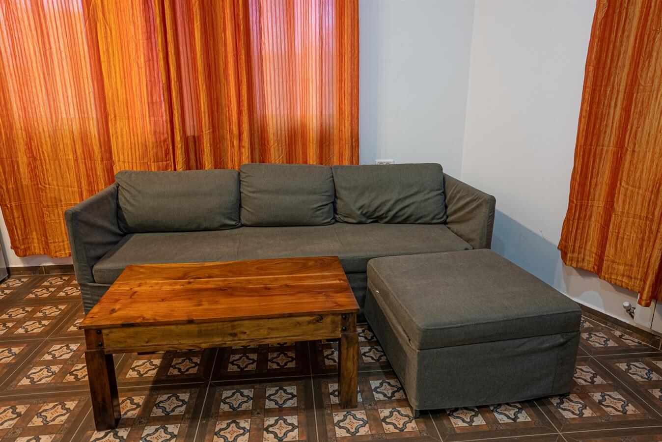 תמונה של משפחתית 1 - 6 תמונה של משפחתית 1 - 6